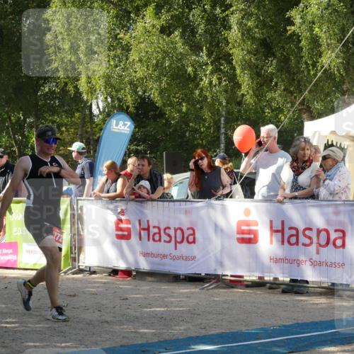 07.09.2025 - 19. Norderstedt Triathlon Zöllner http://msf.ph/oto/8785508 07.09.2025 12:45:52 Ziel 729, 1272 meine-sportfotos.de