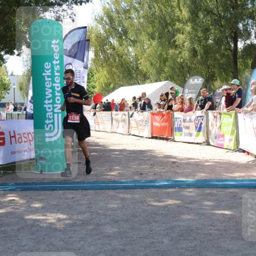 07.09.2025 - 19. Norderstedt Triathlon Zöllner http://msf.ph/oto/8785512 07.09.2025 13:16:57 Ziel 1238 meine-sportfotos.de