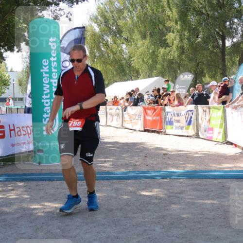 07.09.2025 - 19. Norderstedt Triathlon Zöllner http://msf.ph/oto/8785554 07.09.2025 13:17:09 Ziel 786 meine-sportfotos.de