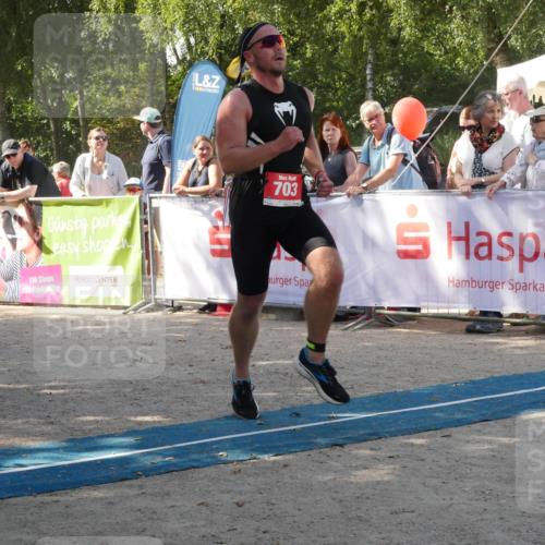 07.09.2025 - 19. Norderstedt Triathlon Zöllner http://msf.ph/oto/8785562 07.09.2025 12:46:32 Ziel 703 meine-sportfotos.de