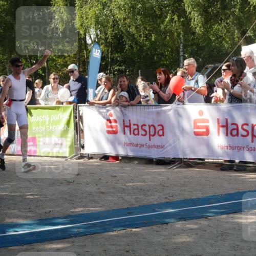 07.09.2025 - 19. Norderstedt Triathlon Zöllner http://msf.ph/oto/8785595 07.09.2025 12:47:13 Ziel 697 meine-sportfotos.de