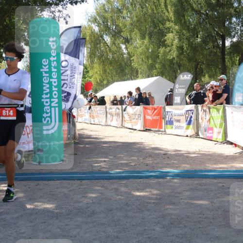 07.09.2025 - 19. Norderstedt Triathlon Zöllner http://msf.ph/oto/8785658 07.09.2025 13:18:56 Ziel 712, 814 meine-sportfotos.de