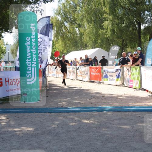 07.09.2025 - 19. Norderstedt Triathlon Zöllner http://msf.ph/oto/8785664 07.09.2025 13:19:00 Ziel 712, 814 meine-sportfotos.de