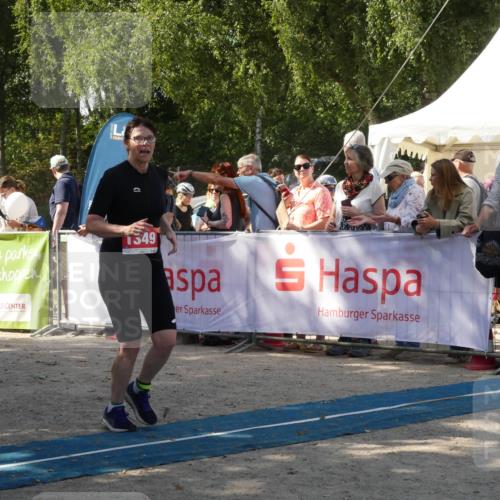 07.09.2025 - 19. Norderstedt Triathlon Zöllner http://msf.ph/oto/8785666 07.09.2025 12:48:56 Ziel 1282, 1349 meine-sportfotos.de