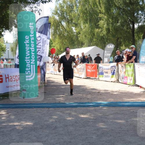 07.09.2025 - 19. Norderstedt Triathlon Zöllner http://msf.ph/oto/8785674 07.09.2025 13:19:01 Ziel 712, 814 meine-sportfotos.de
