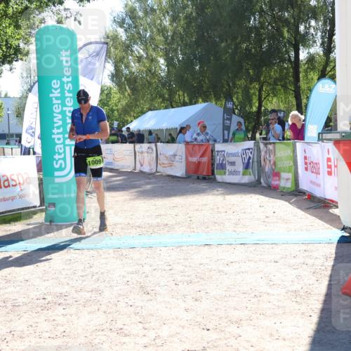 07.09.2025 - 19. Norderstedt Triathlon Zöllner http://msf.ph/oto/8785727 07.09.2025 15:32:52 Ziel 1009 meine-sportfotos.de