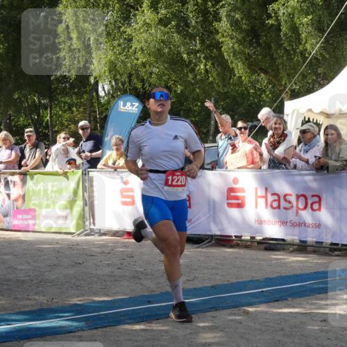 07.09.2025 - 19. Norderstedt Triathlon Zöllner http://msf.ph/oto/8785783 07.09.2025 12:51:15 Ziel 792, 1220, 1378 meine-sportfotos.de