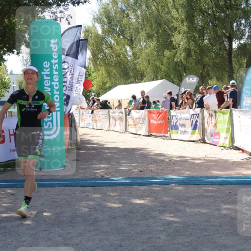 07.09.2025 - 19. Norderstedt Triathlon Zöllner http://msf.ph/oto/8785806 07.09.2025 13:20:08 Ziel 1262 meine-sportfotos.de