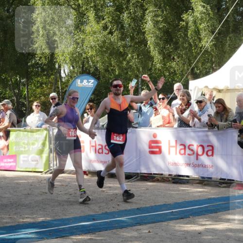 07.09.2025 - 19. Norderstedt Triathlon Zöllner http://msf.ph/oto/8785823 07.09.2025 12:51:57 Ziel 162, 163 meine-sportfotos.de