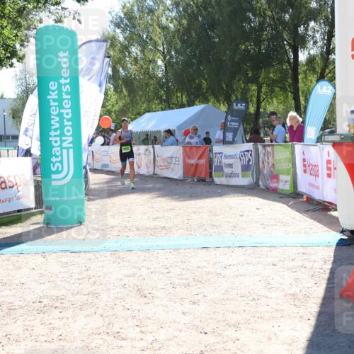 07.09.2025 - 19. Norderstedt Triathlon Zöllner http://msf.ph/oto/8785841 07.09.2025 15:33:54 Ziel 972, 992 meine-sportfotos.de