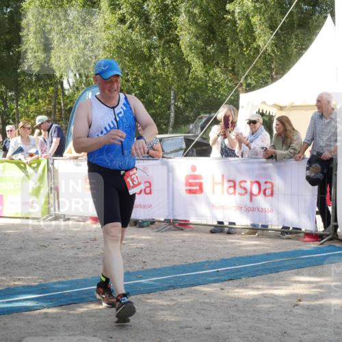 07.09.2025 - 19. Norderstedt Triathlon Zöllner http://msf.ph/oto/8785856 07.09.2025 12:52:58 Ziel 1371 meine-sportfotos.de