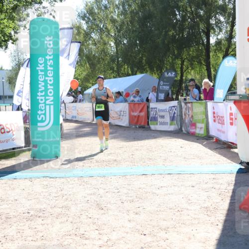 07.09.2025 - 19. Norderstedt Triathlon Zöllner http://msf.ph/oto/8785858 07.09.2025 15:33:56 Ziel 972, 992 meine-sportfotos.de