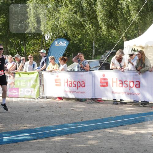 07.09.2025 - 19. Norderstedt Triathlon Zöllner http://msf.ph/oto/8785868 07.09.2025 12:53:16 Ziel 802, 1359 meine-sportfotos.de