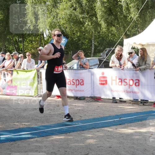 07.09.2025 - 19. Norderstedt Triathlon Zöllner http://msf.ph/oto/8785879 07.09.2025 12:53:17 Ziel 802, 1359 meine-sportfotos.de