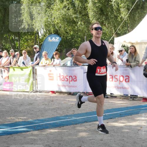 07.09.2025 - 19. Norderstedt Triathlon Zöllner http://msf.ph/oto/8785881 07.09.2025 12:53:17 Ziel 802, 1359 meine-sportfotos.de