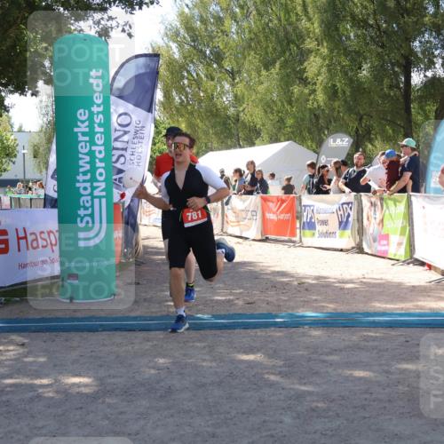 07.09.2025 - 19. Norderstedt Triathlon Zöllner http://msf.ph/oto/8785883 07.09.2025 13:20:36 Ziel 781, 798, 808, 1397 meine-sportfotos.de