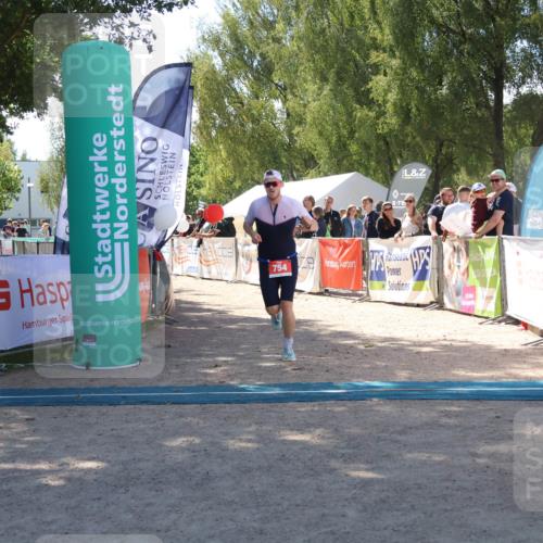 07.09.2025 - 19. Norderstedt Triathlon Zöllner http://msf.ph/oto/8785906 07.09.2025 13:20:56 Ziel 754 meine-sportfotos.de