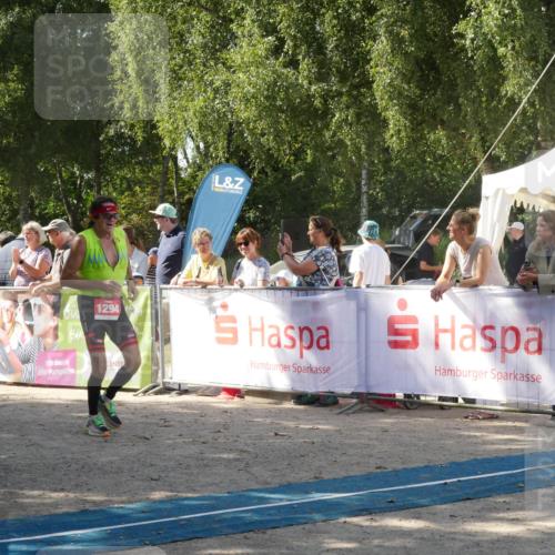 07.09.2025 - 19. Norderstedt Triathlon Zöllner http://msf.ph/oto/8785951 07.09.2025 12:56:34 Ziel 261, 807, 1249, 1294 meine-sportfotos.de