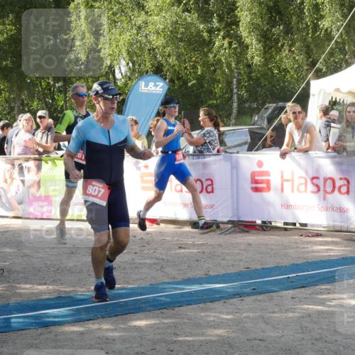 07.09.2025 - 19. Norderstedt Triathlon Zöllner http://msf.ph/oto/8785965 07.09.2025 12:56:38 Ziel 261, 807, 1249, 1294 meine-sportfotos.de