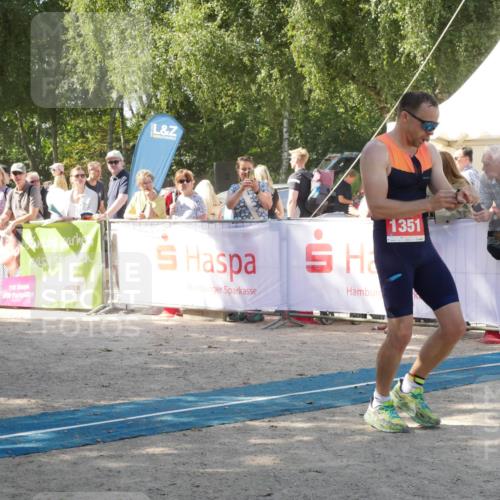 07.09.2025 - 19. Norderstedt Triathlon Zöllner http://msf.ph/oto/8785993 07.09.2025 12:56:49 Ziel 1241, 1351, 1387 meine-sportfotos.de