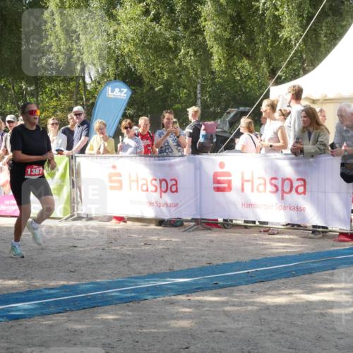 07.09.2025 - 19. Norderstedt Triathlon Zöllner http://msf.ph/oto/8785996 07.09.2025 12:56:49 Ziel 1241, 1351, 1387 meine-sportfotos.de