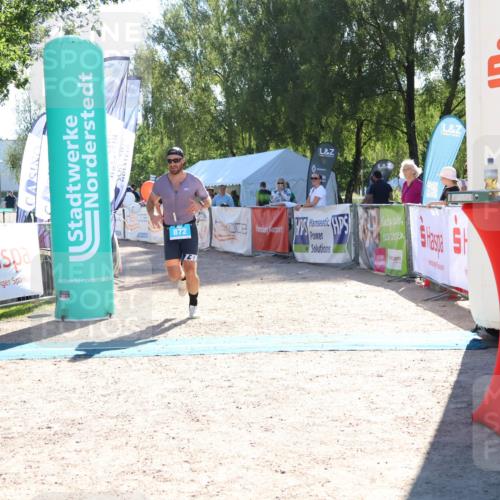 07.09.2025 - 19. Norderstedt Triathlon Zöllner http://msf.ph/oto/8785998 07.09.2025 15:35:54 Ziel 369, 872 meine-sportfotos.de