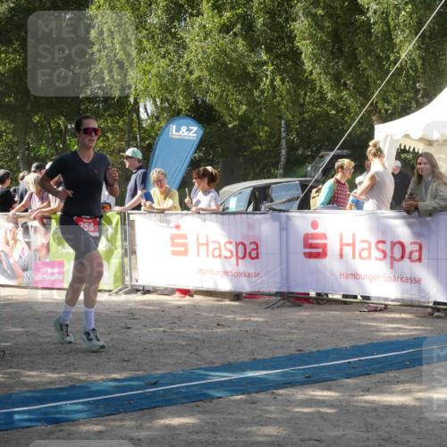 07.09.2025 - 19. Norderstedt Triathlon Zöllner http://msf.ph/oto/8786013 07.09.2025 12:57:26 Ziel 258, 850 meine-sportfotos.de