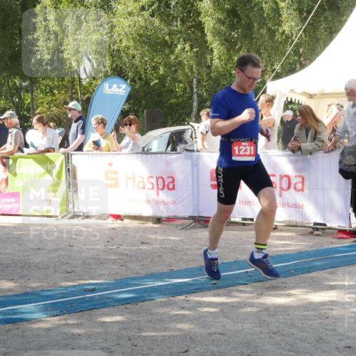 07.09.2025 - 19. Norderstedt Triathlon Zöllner http://msf.ph/oto/8786029 07.09.2025 12:57:40 Ziel 1231 meine-sportfotos.de
