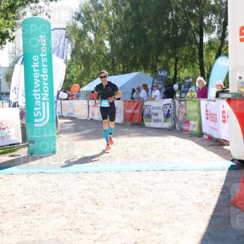 07.09.2025 - 19. Norderstedt Triathlon Zöllner http://msf.ph/oto/8786031 07.09.2025 15:35:56 Ziel 369, 872 meine-sportfotos.de