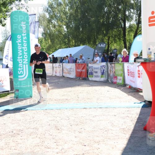 07.09.2025 - 19. Norderstedt Triathlon Zöllner http://msf.ph/oto/8786080 07.09.2025 15:36:54 Ziel 1025 meine-sportfotos.de
