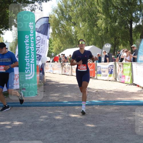 07.09.2025 - 19. Norderstedt Triathlon Zöllner http://msf.ph/oto/8786103 07.09.2025 13:22:44 Ziel 825, 1256 meine-sportfotos.de