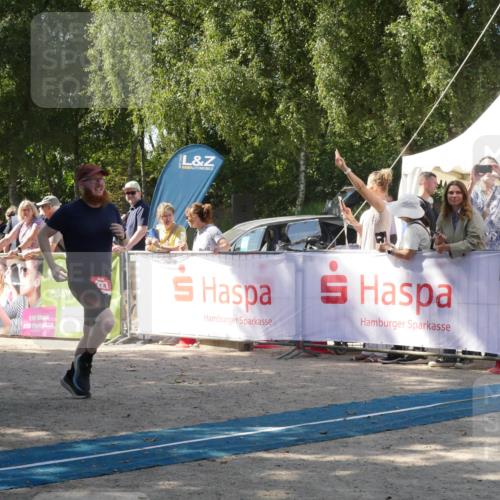 07.09.2025 - 19. Norderstedt Triathlon Zöllner http://msf.ph/oto/8786107 07.09.2025 12:58:46 Ziel 227, 251 meine-sportfotos.de
