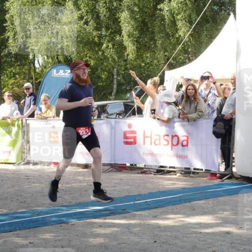07.09.2025 - 19. Norderstedt Triathlon Zöllner http://msf.ph/oto/8786110 07.09.2025 12:58:46 Ziel 227, 251 meine-sportfotos.de