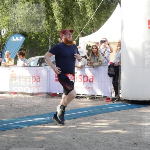 07.09.2025 - 19. Norderstedt Triathlon Zöllner http://msf.ph/oto/8786113 07.09.2025 12:58:46 Ziel 227, 251 meine-sportfotos.de