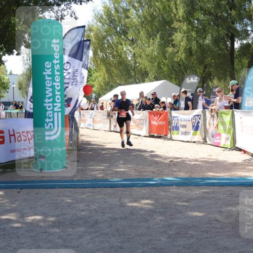 07.09.2025 - 19. Norderstedt Triathlon Zöllner http://msf.ph/oto/8786114 07.09.2025 13:23:16 Ziel 766 meine-sportfotos.de