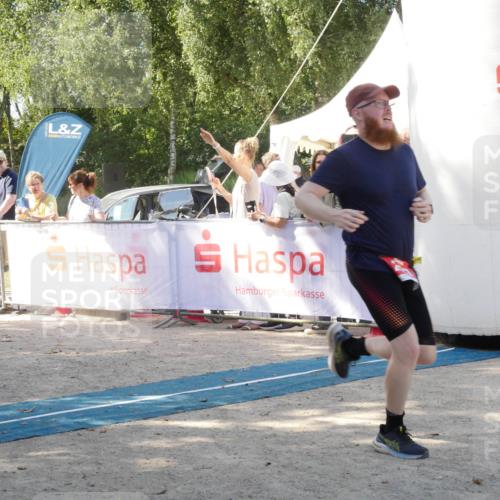 07.09.2025 - 19. Norderstedt Triathlon Zöllner http://msf.ph/oto/8786115 07.09.2025 12:58:47 Ziel 227, 251 meine-sportfotos.de