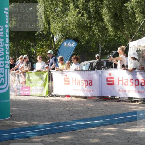 07.09.2025 - 19. Norderstedt Triathlon Zöllner http://msf.ph/oto/8786119 07.09.2025 12:58:49 Ziel 227, 251 meine-sportfotos.de