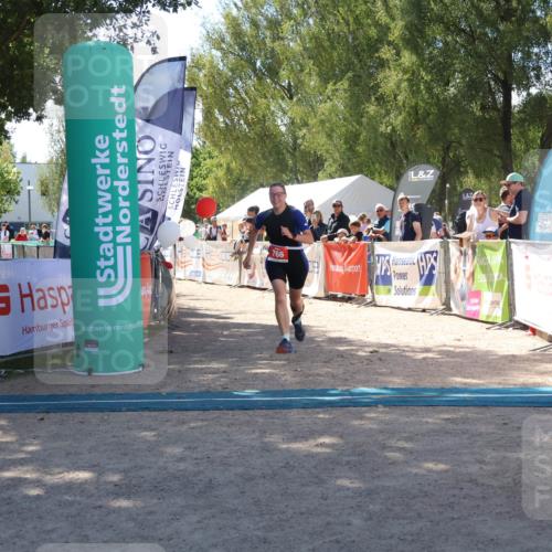07.09.2025 - 19. Norderstedt Triathlon Zöllner http://msf.ph/oto/8786122 07.09.2025 13:23:17 Ziel 766 meine-sportfotos.de