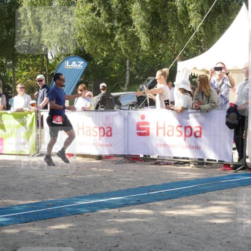 07.09.2025 - 19. Norderstedt Triathlon Zöllner http://msf.ph/oto/8786124 07.09.2025 12:58:50 Ziel 227, 251 meine-sportfotos.de
