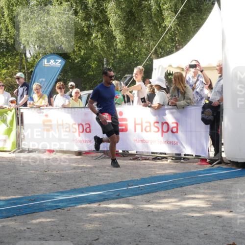 07.09.2025 - 19. Norderstedt Triathlon Zöllner http://msf.ph/oto/8786130 07.09.2025 12:58:51 Ziel 227, 251 meine-sportfotos.de