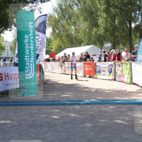 07.09.2025 - 19. Norderstedt Triathlon Zöllner http://msf.ph/oto/8786191 07.09.2025 13:24:00 Ziel 174, 274 meine-sportfotos.de