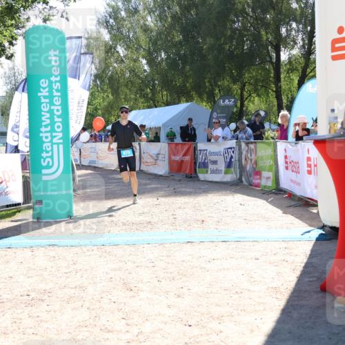 07.09.2025 - 19. Norderstedt Triathlon Zöllner http://msf.ph/oto/8786209 07.09.2025 15:39:16 Ziel 879 meine-sportfotos.de