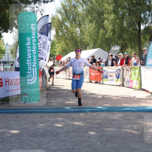 07.09.2025 - 19. Norderstedt Triathlon Zöllner http://msf.ph/oto/8786213 07.09.2025 13:24:03 Ziel 174, 1234 meine-sportfotos.de