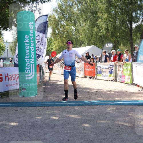 07.09.2025 - 19. Norderstedt Triathlon Zöllner http://msf.ph/oto/8786214 07.09.2025 13:24:03 Ziel 174, 1234 meine-sportfotos.de