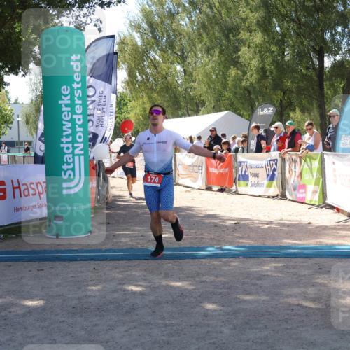 07.09.2025 - 19. Norderstedt Triathlon Zöllner http://msf.ph/oto/8786217 07.09.2025 13:24:03 Ziel 174, 1234 meine-sportfotos.de