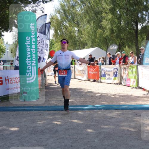 07.09.2025 - 19. Norderstedt Triathlon Zöllner http://msf.ph/oto/8786218 07.09.2025 13:24:03 Ziel 174, 1234 meine-sportfotos.de