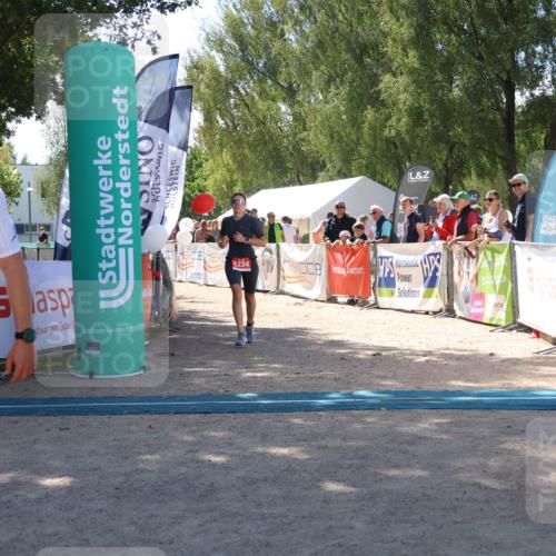 07.09.2025 - 19. Norderstedt Triathlon Zöllner http://msf.ph/oto/8786227 07.09.2025 13:24:05 Ziel 174, 1234 meine-sportfotos.de