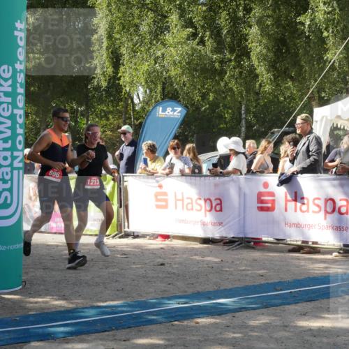 07.09.2025 - 19. Norderstedt Triathlon Zöllner http://msf.ph/oto/8786237 07.09.2025 13:00:18 Ziel 696, 1213, 1327 meine-sportfotos.de