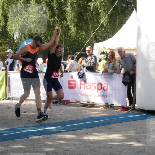 07.09.2025 - 19. Norderstedt Triathlon Zöllner http://msf.ph/oto/8786244 07.09.2025 13:00:18 Ziel 696, 1213, 1327 meine-sportfotos.de