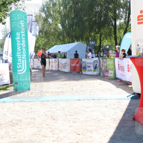 07.09.2025 - 19. Norderstedt Triathlon Zöllner http://msf.ph/oto/8786245 07.09.2025 15:39:32 Ziel 995 meine-sportfotos.de